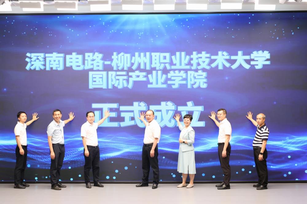 cdacb9d71457be43f96dd0ec68ee72f.jpg cdacb9d71457be43f96dd0ec68ee72f.jpg