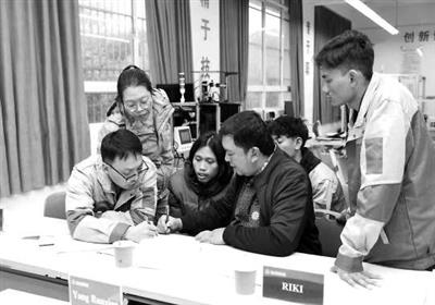 zgjyb0324006_001_03_b.jpg zgjyb0324006_001_03_b.jpg